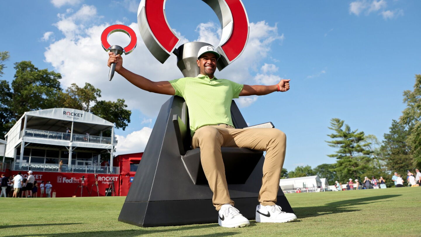 finau_1920_rmc22_D4_Trophy.jpg
