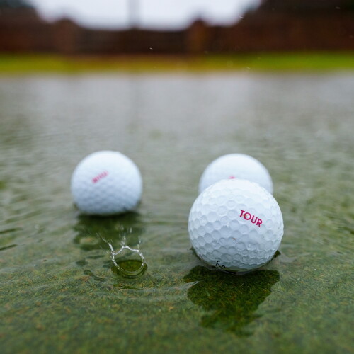 tour_balls_1920_rain.jpg