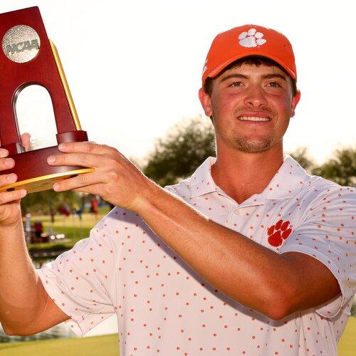 pettit_1920_ncaa21_trophy.jpg