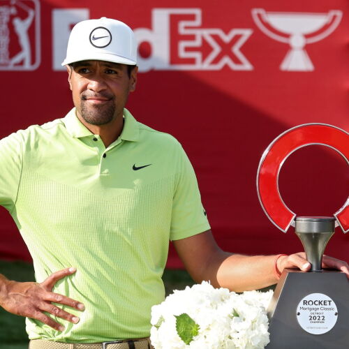 finau_1920_rmc22_d4_Trophy (1).jpg
