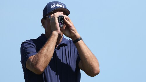 mickelson_1920_pga21_d1_range_finder.jpg