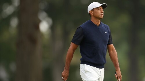 woods_1920_usopen20_d1_eyesclosed.jpg