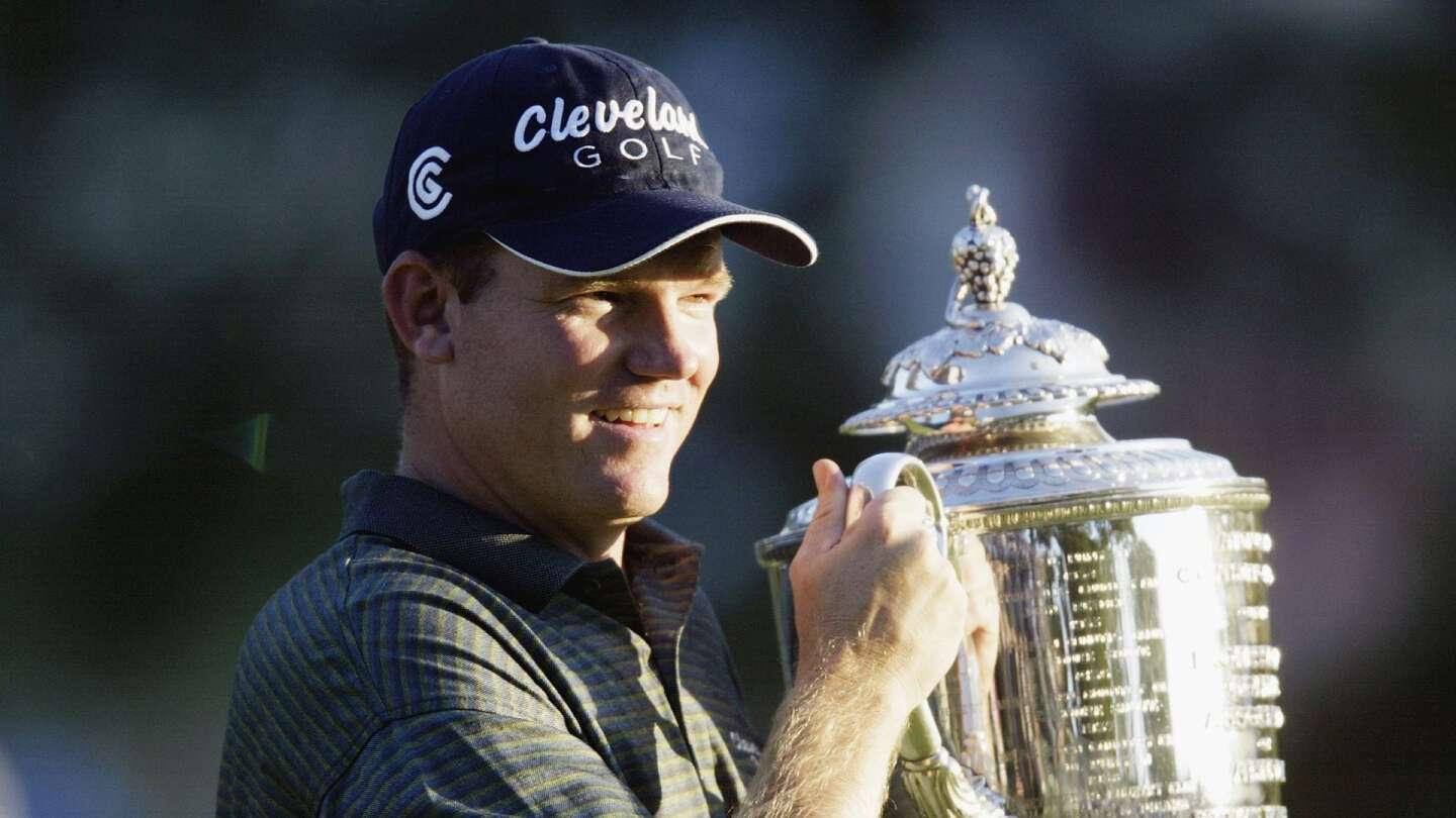 michael_1920_pga03_d4_trophy.jpg