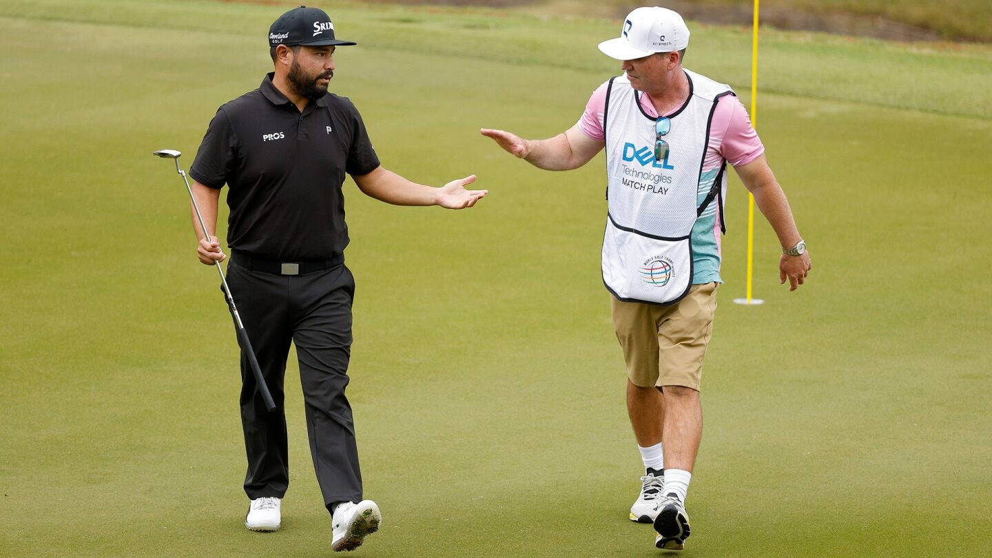 spaun_1920_wgcmatchplay23_d1_caddie.jpg